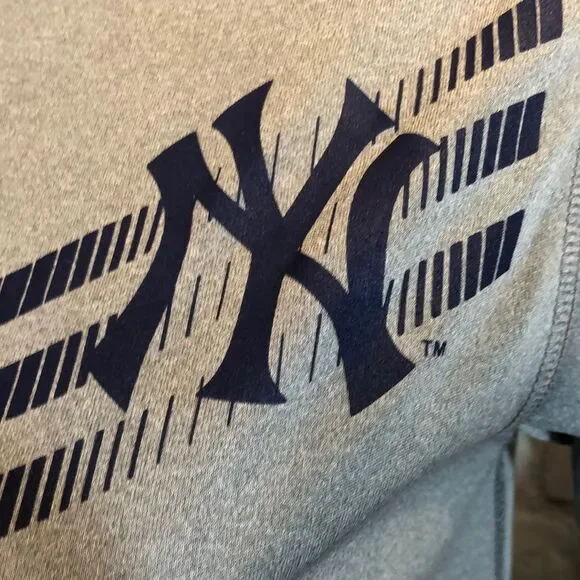 Adidas NY Yankees Gray Workout Tee M - Picture 4 of 11